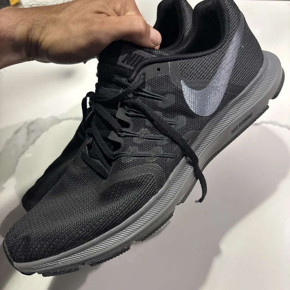 Size 13 - Nike Run Swift Black - 908989-010